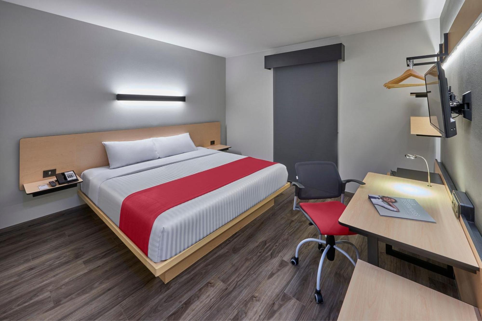 City Express Plus By Marriott Пуерто Валярта Екстериор снимка