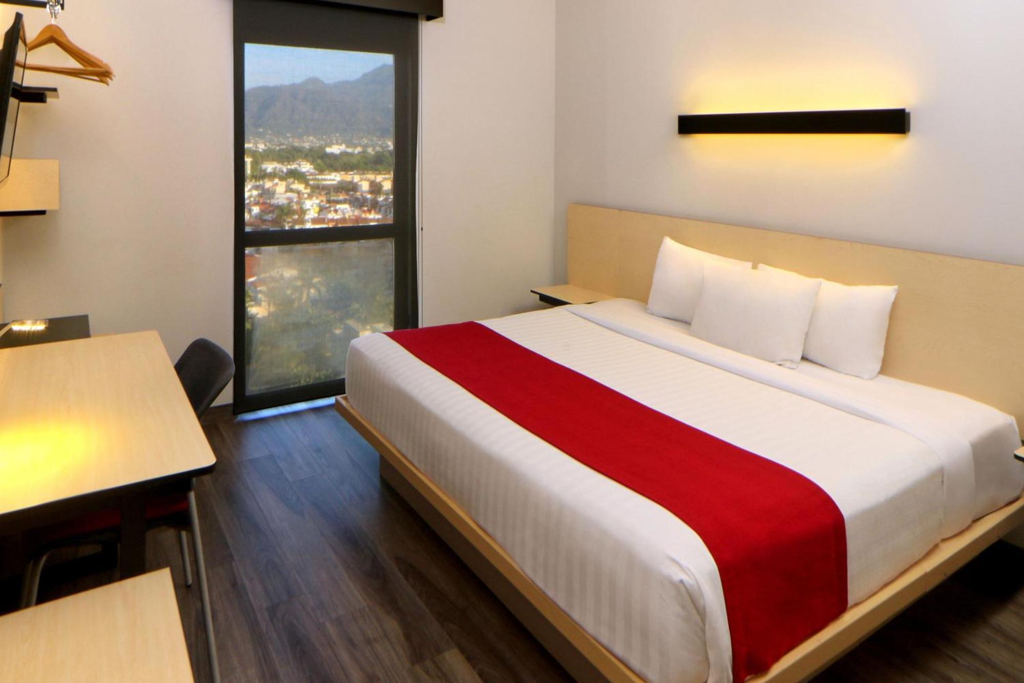 City Express Plus By Marriott Пуерто Валярта Екстериор снимка