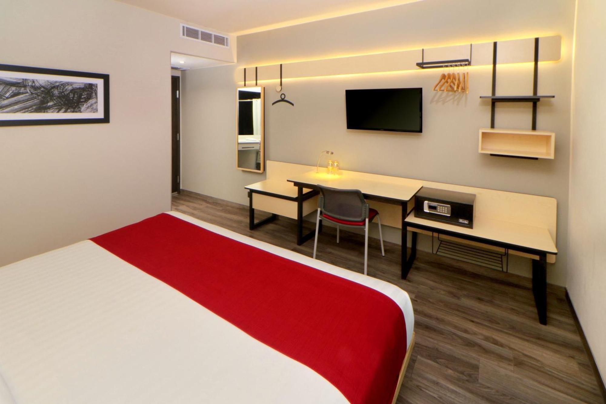 City Express Plus By Marriott Пуерто Валярта Екстериор снимка