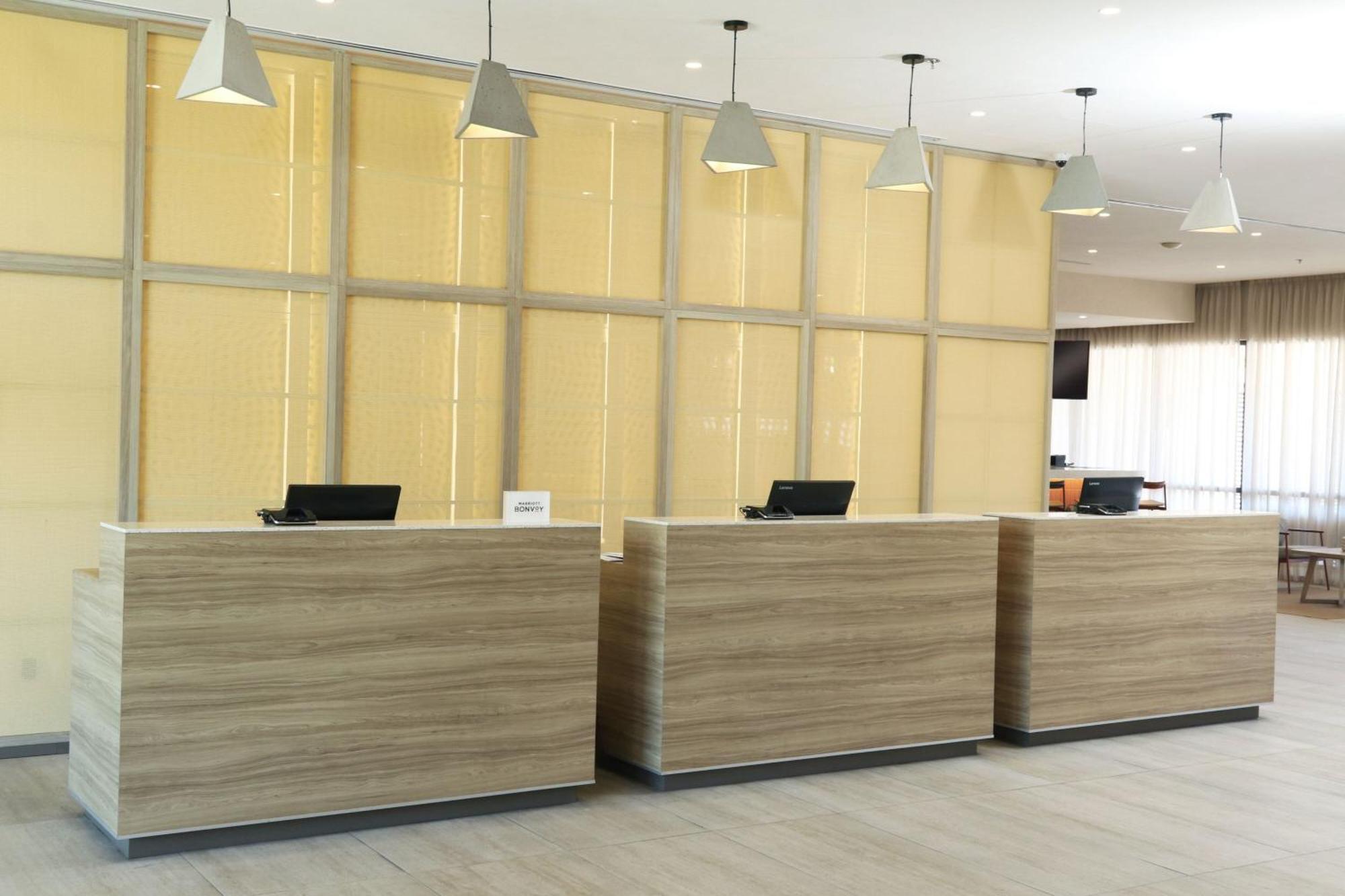 City Express Plus By Marriott Пуерто Валярта Екстериор снимка